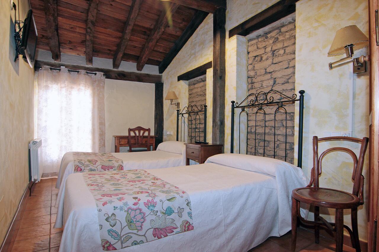 Hotel Rural Los Abuelos Montemayor de Pililla Εξωτερικό φωτογραφία